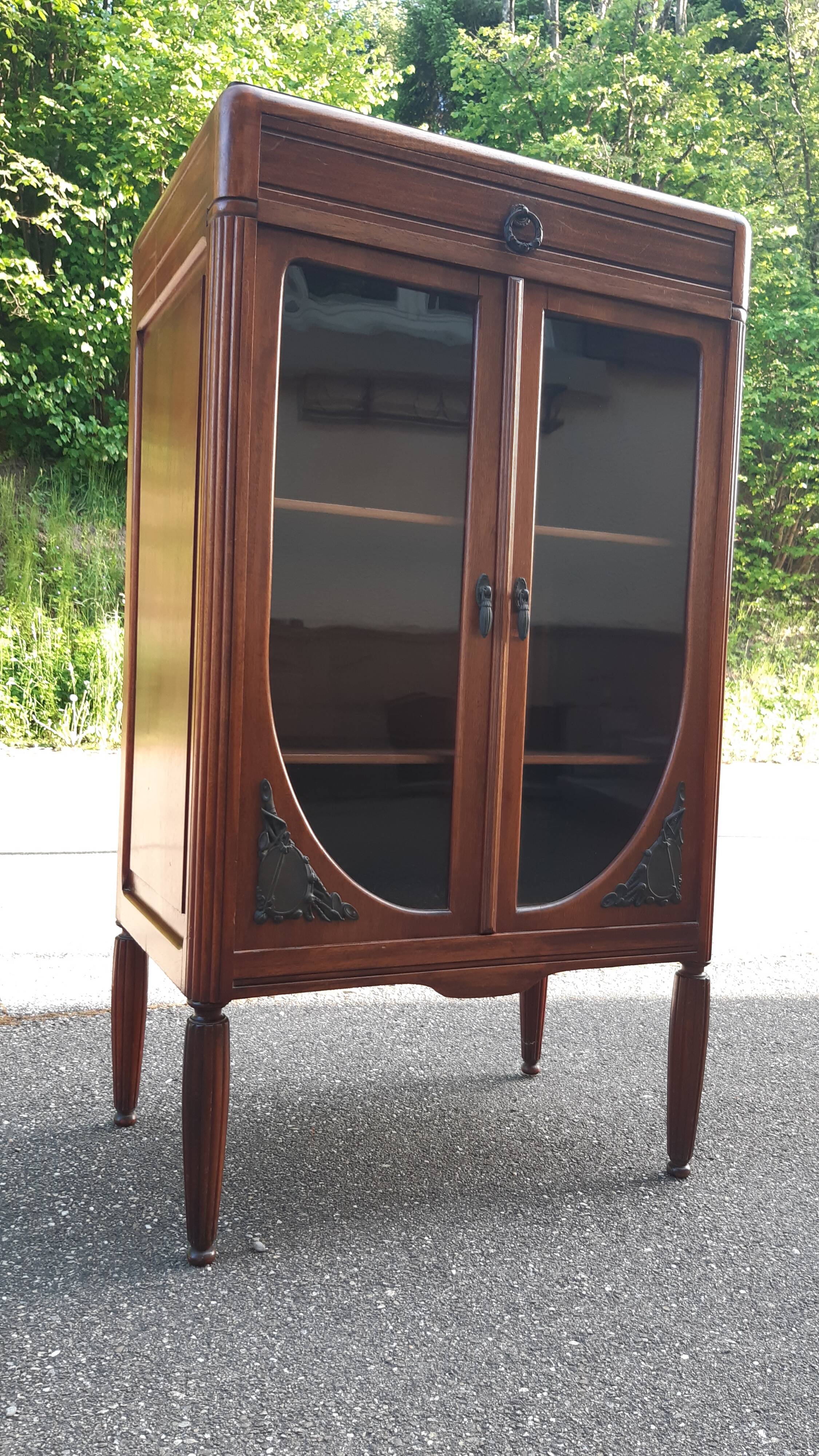 Vitrine style Louis XVI