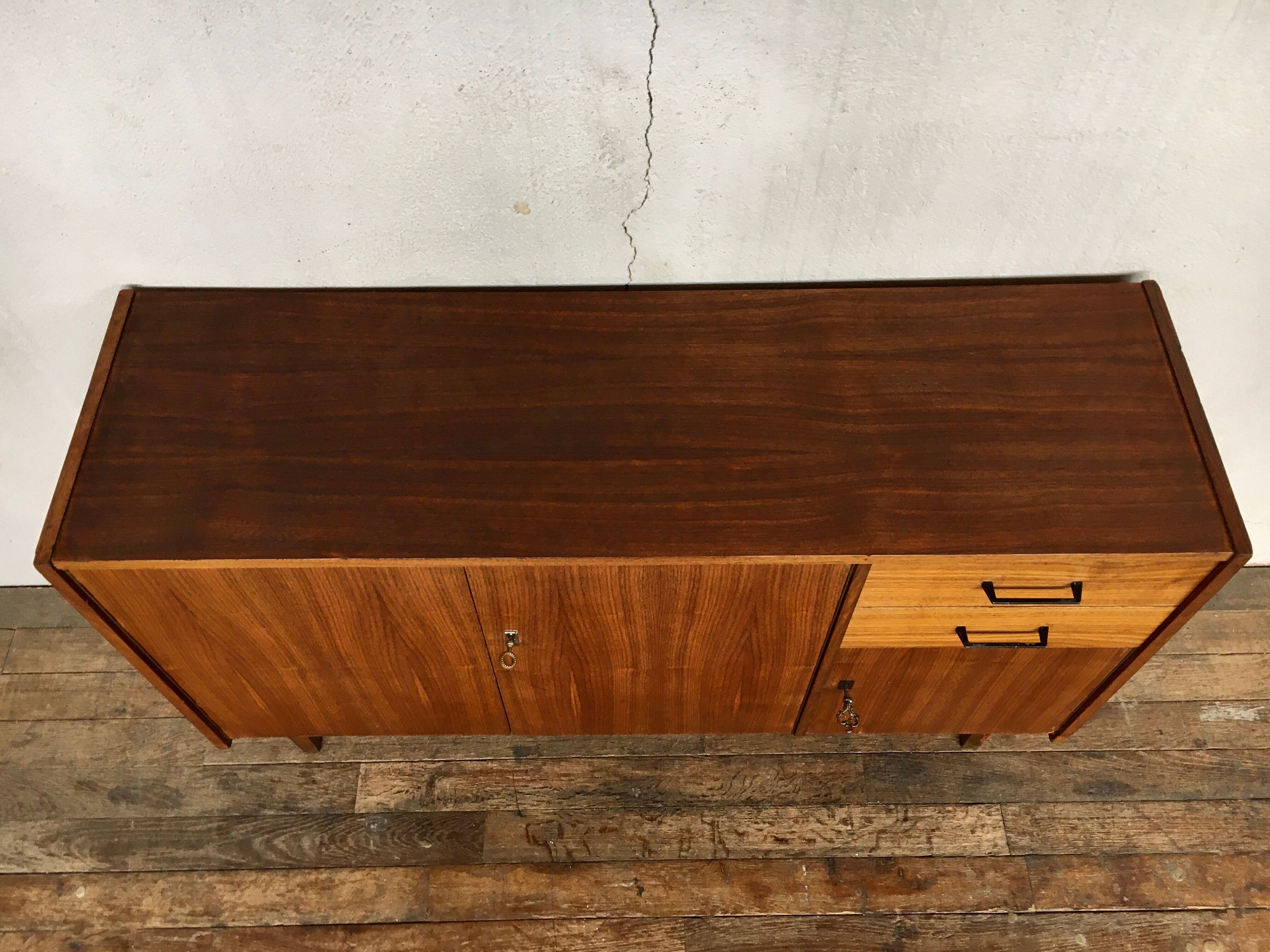 Vintage enfilade - walnut - 50/60 - Scandinavian style - spindle feet