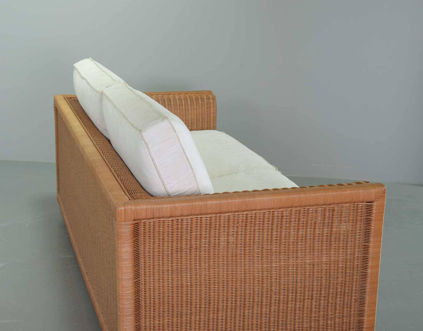 Luxurious Italian Gasparucci Reed White Lounge Greenhouse Sofa. Italy, 1980