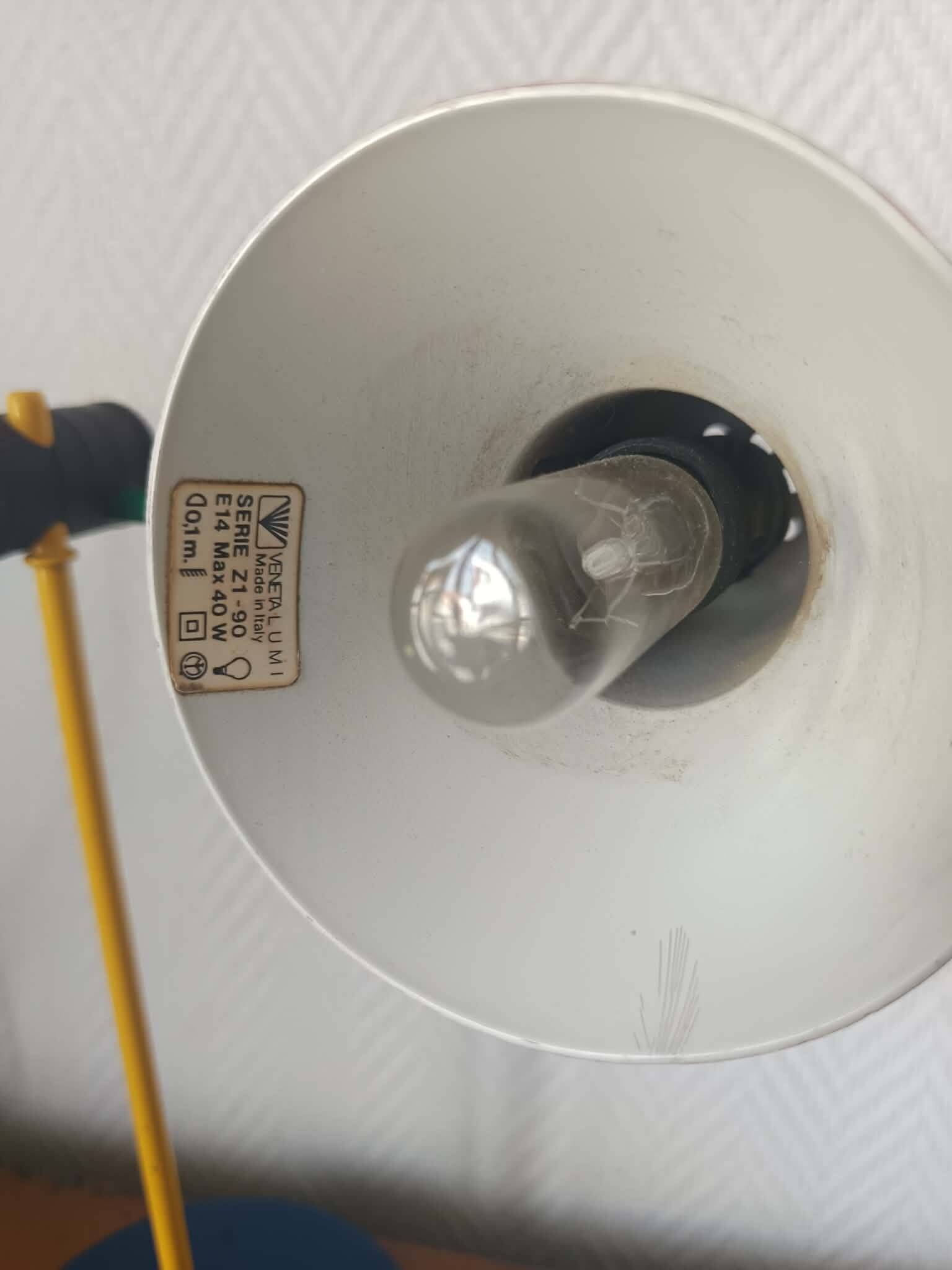 Veneta lamp in Memphis style 1980