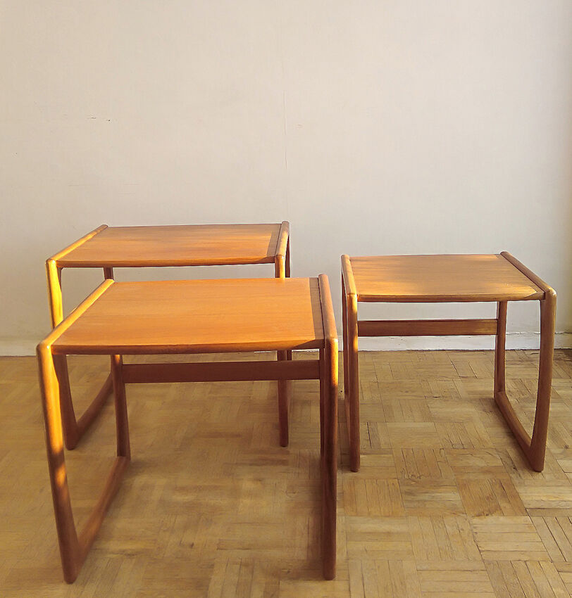 3 tables basses gigognes G Plan 1960