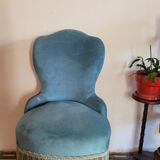 Blue toad armchair with fringes