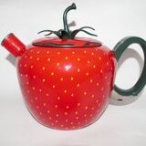 Enamelled strawberry kettle