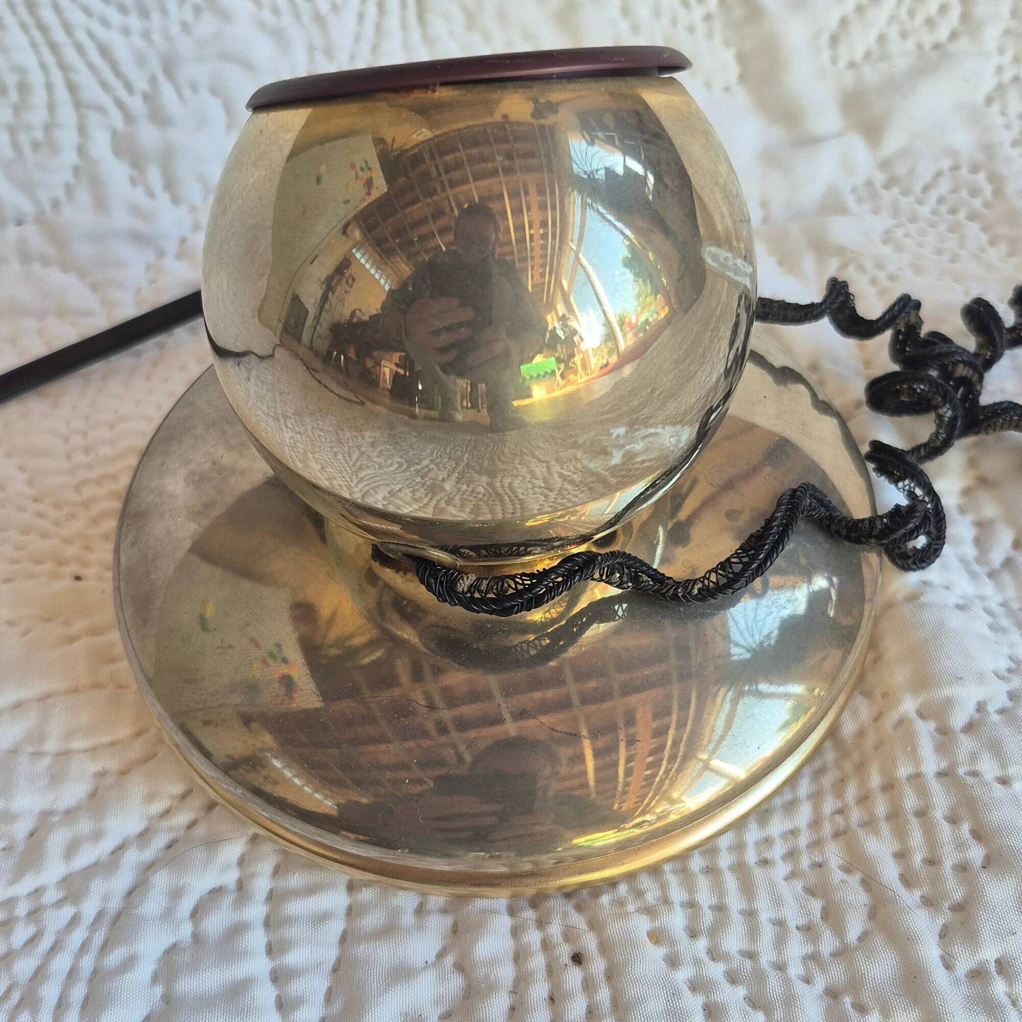 Pair of adjustable spot lamps in gold metal – Pierre Disderot Lighting, Paris