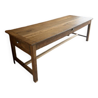 Farm table