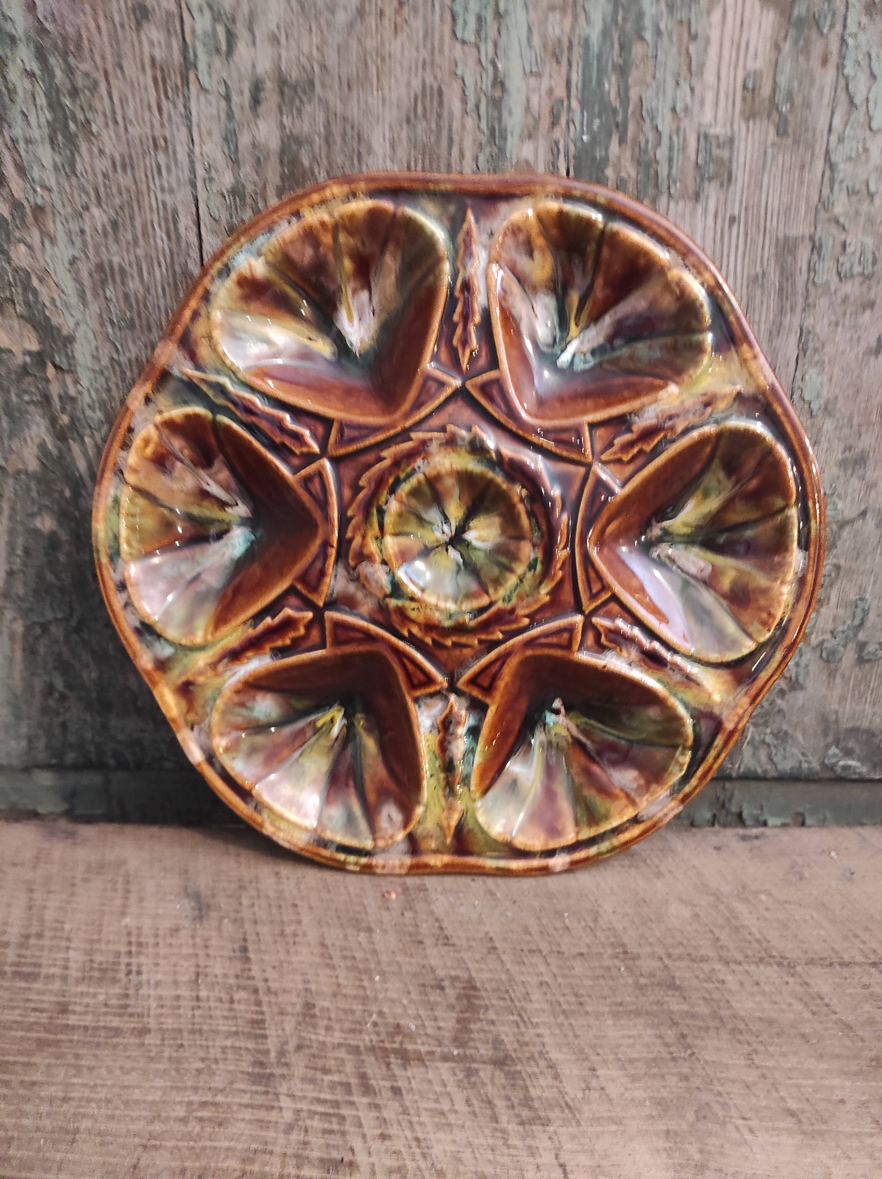 Vintage French oyster plate in Majolica from Vallauris