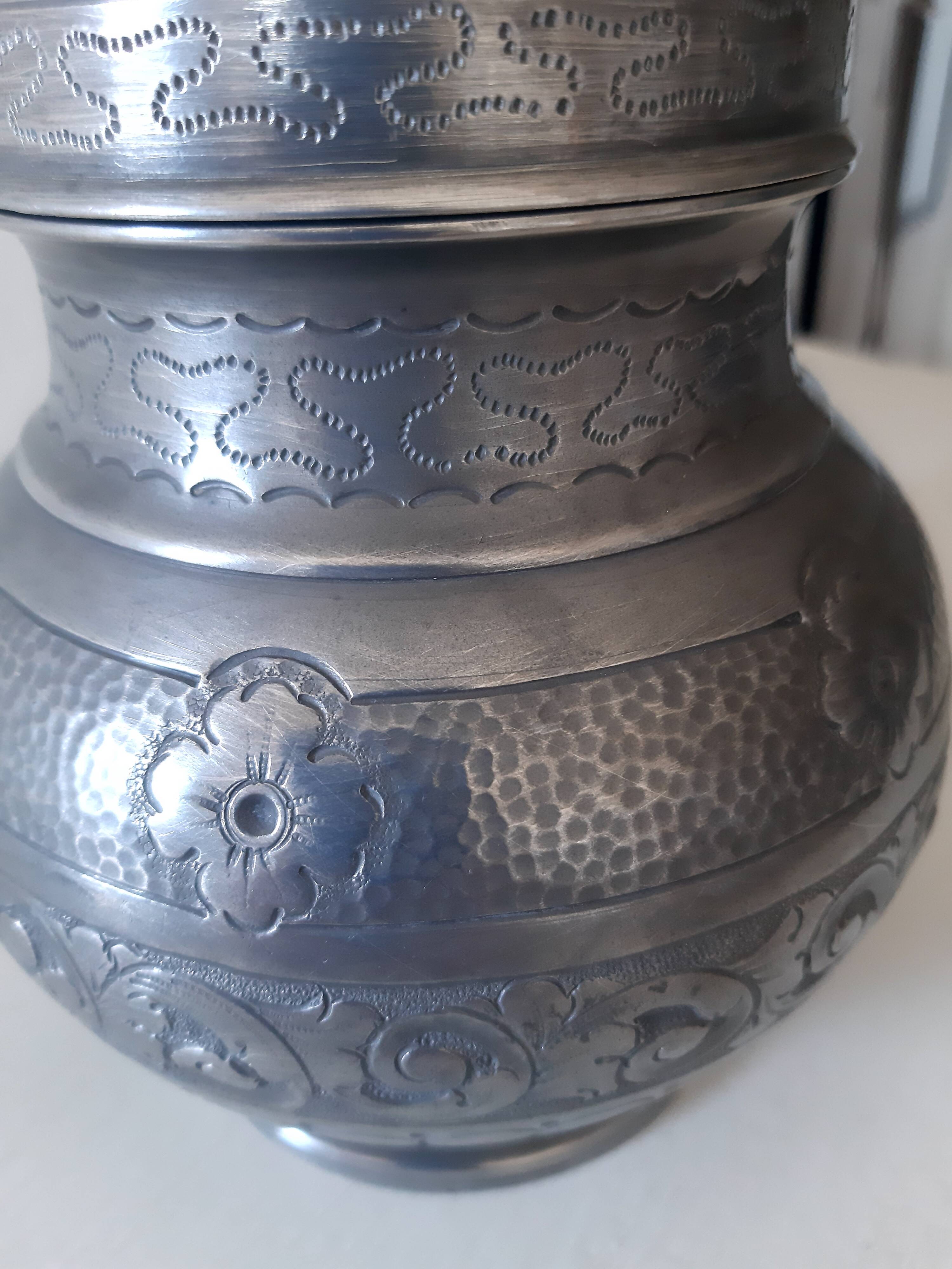 Old tin pot