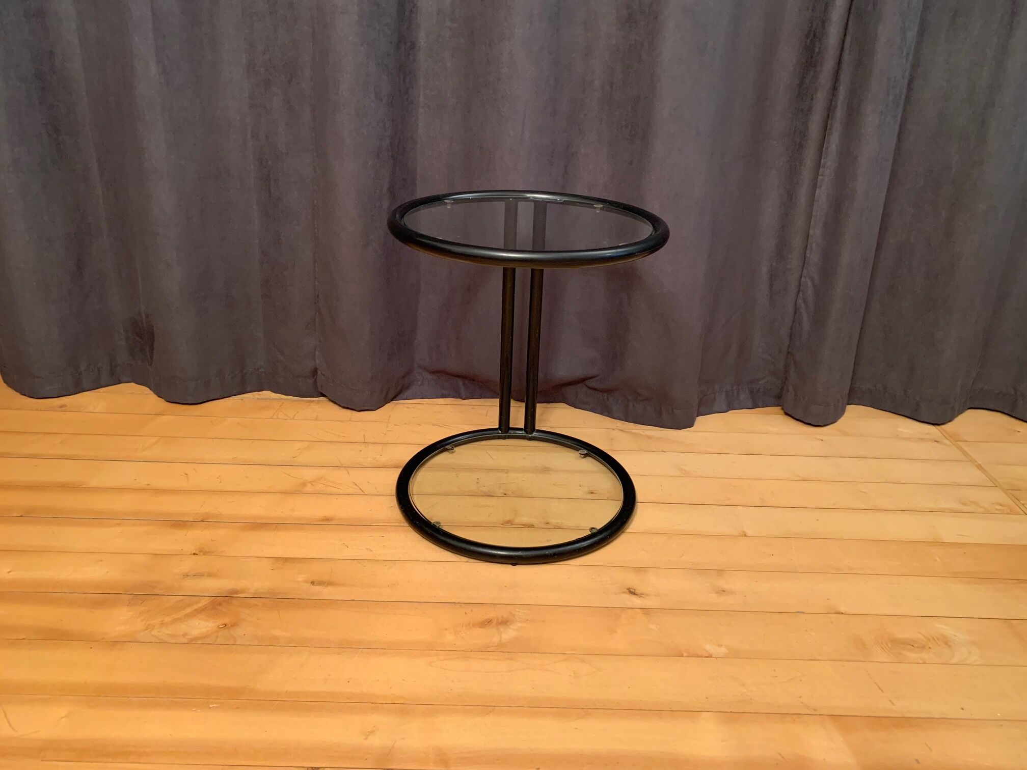 Mobil Metal side table, Italy, 1980s.