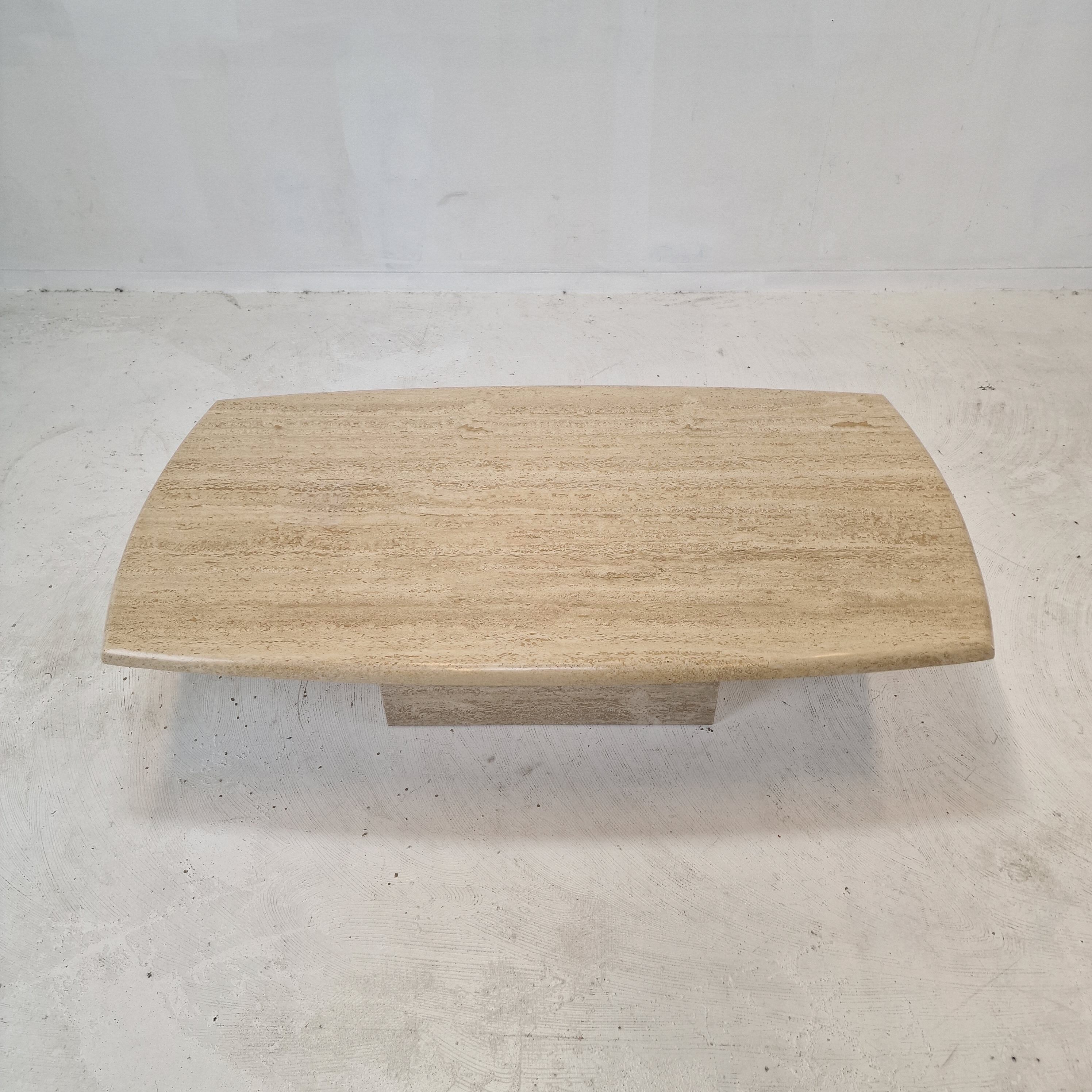 Italian coffee table in travertine, 1980s