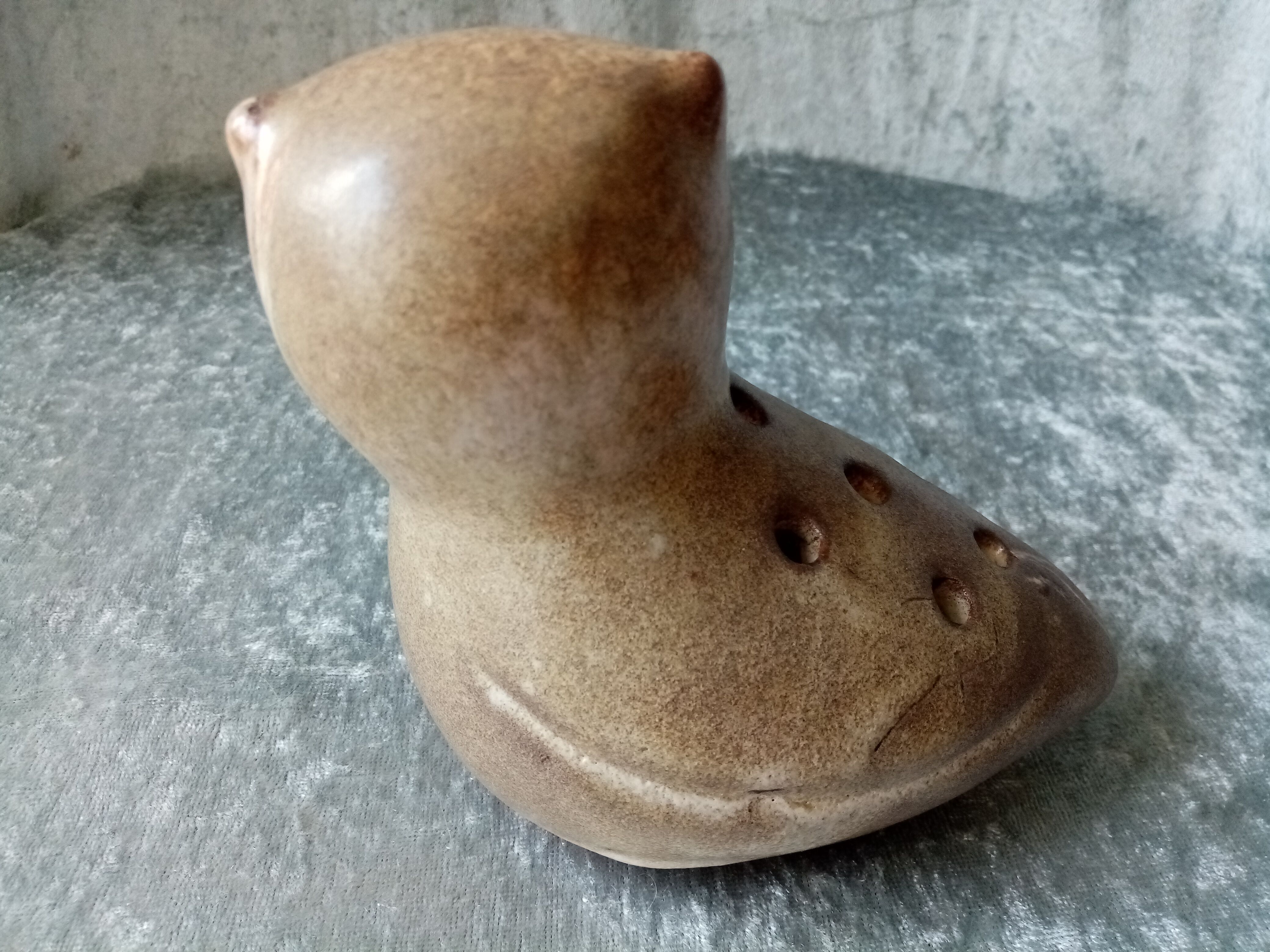 Old ceramic flower stick in the shape of an owl from the 60s signed the potter chin