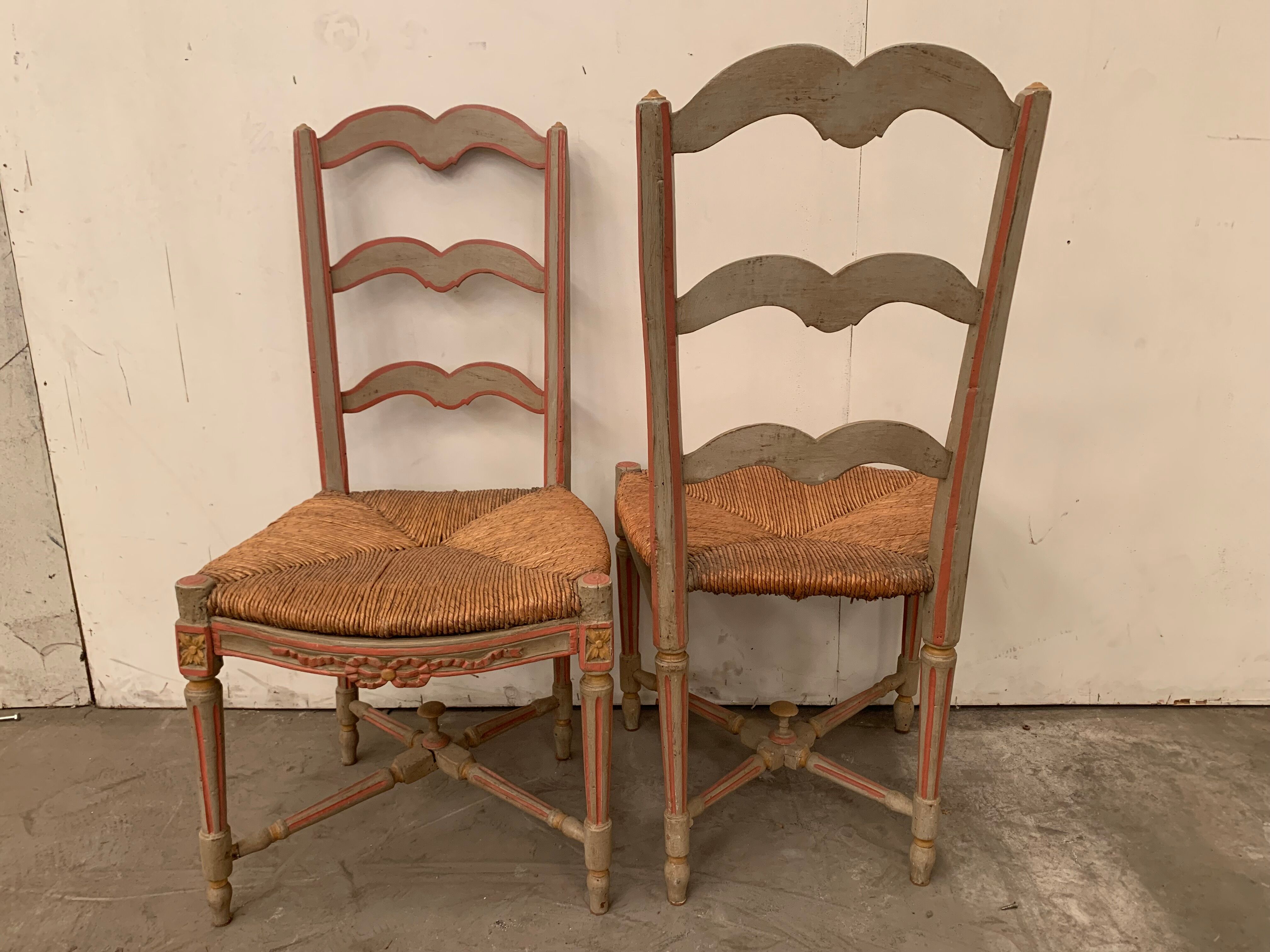 Paire de chaises Provençale en hêtre patiné XX siècle