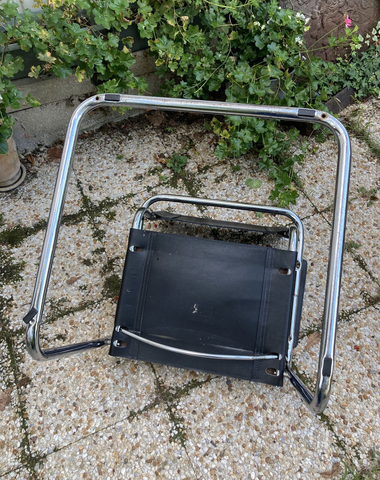 Vintage armchair in black leather