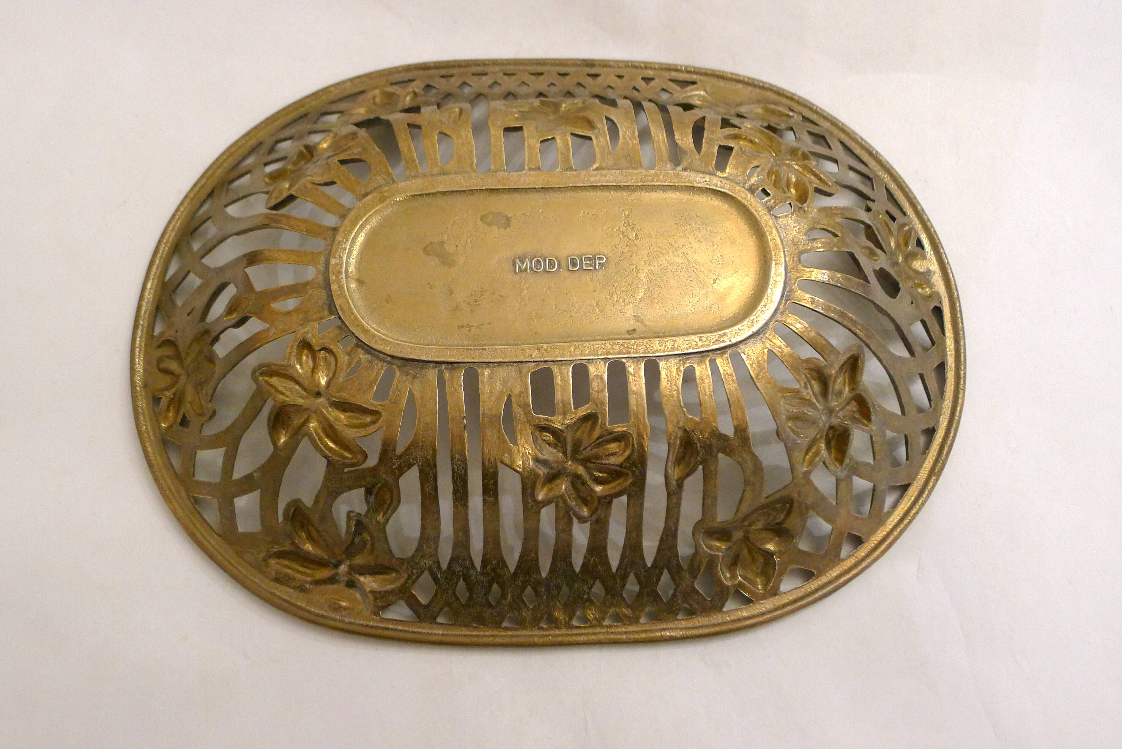 Openwork Art Nouveau basket in gilded brass