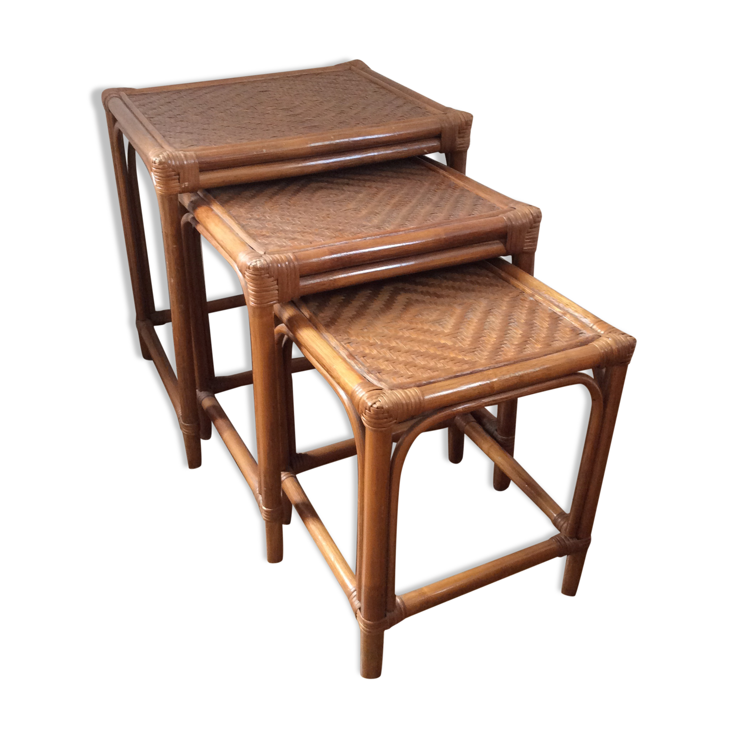 Tables gigognes en rotin vintage