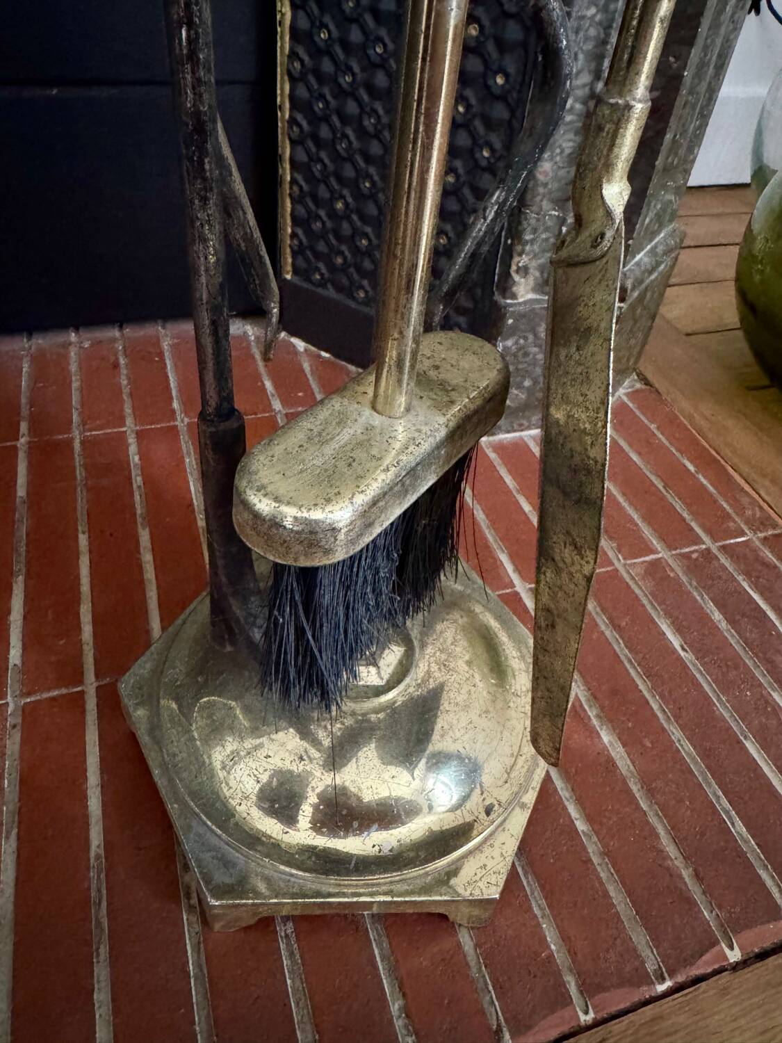 Golden metal fireplace tool set, 1970