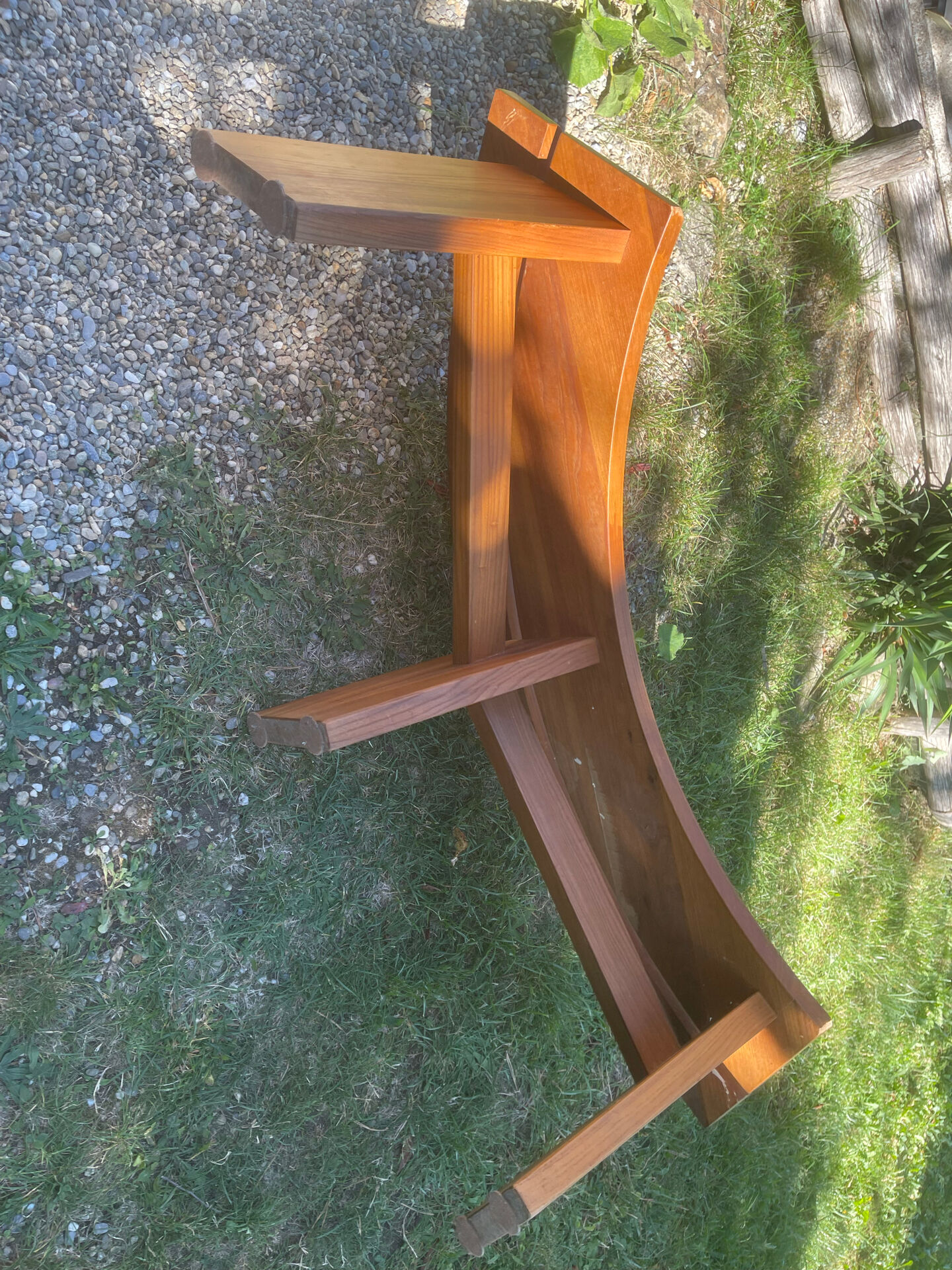 Round table + 2 chairs and 2 rounded benches suitable for the table.