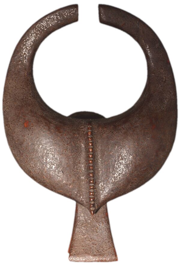 Masque africain en bois, symbolisant un buffle, Nigeria, 25x36cm
