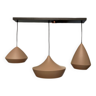 Beige metal suspension