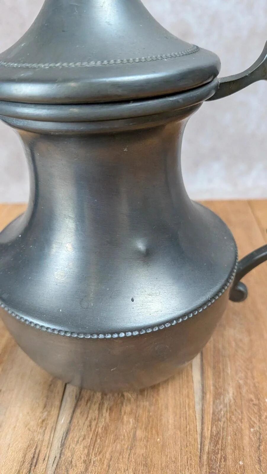 Tin lot – teapot, milk jug & duo of cups/saucers