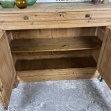 Country buffet in pitchpin