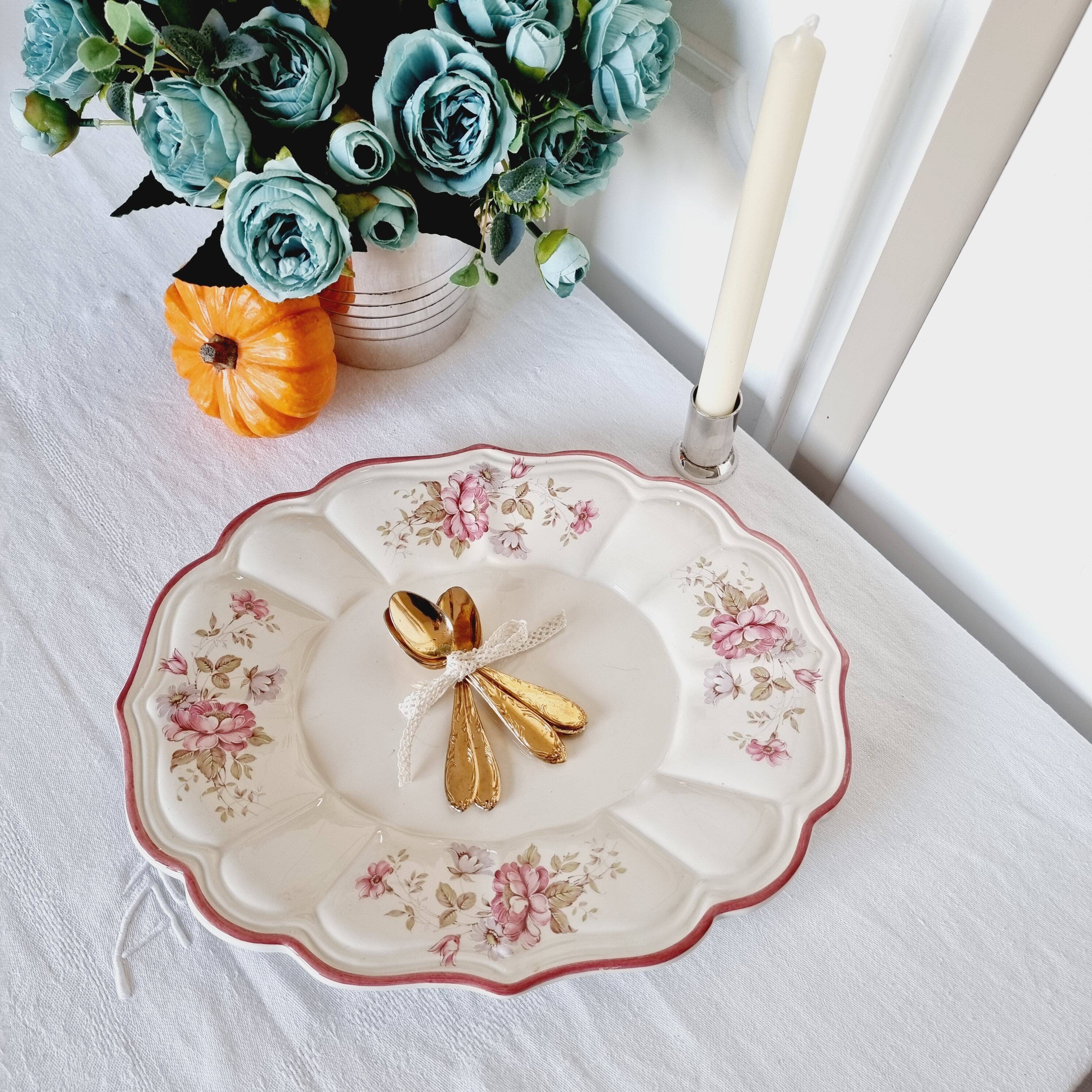 Plat ovale en céramique à délicat décor floral