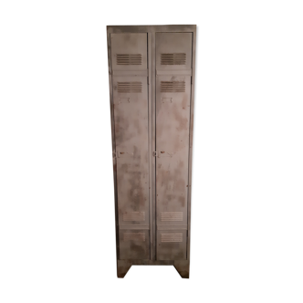Ancien vestiaire métallique
