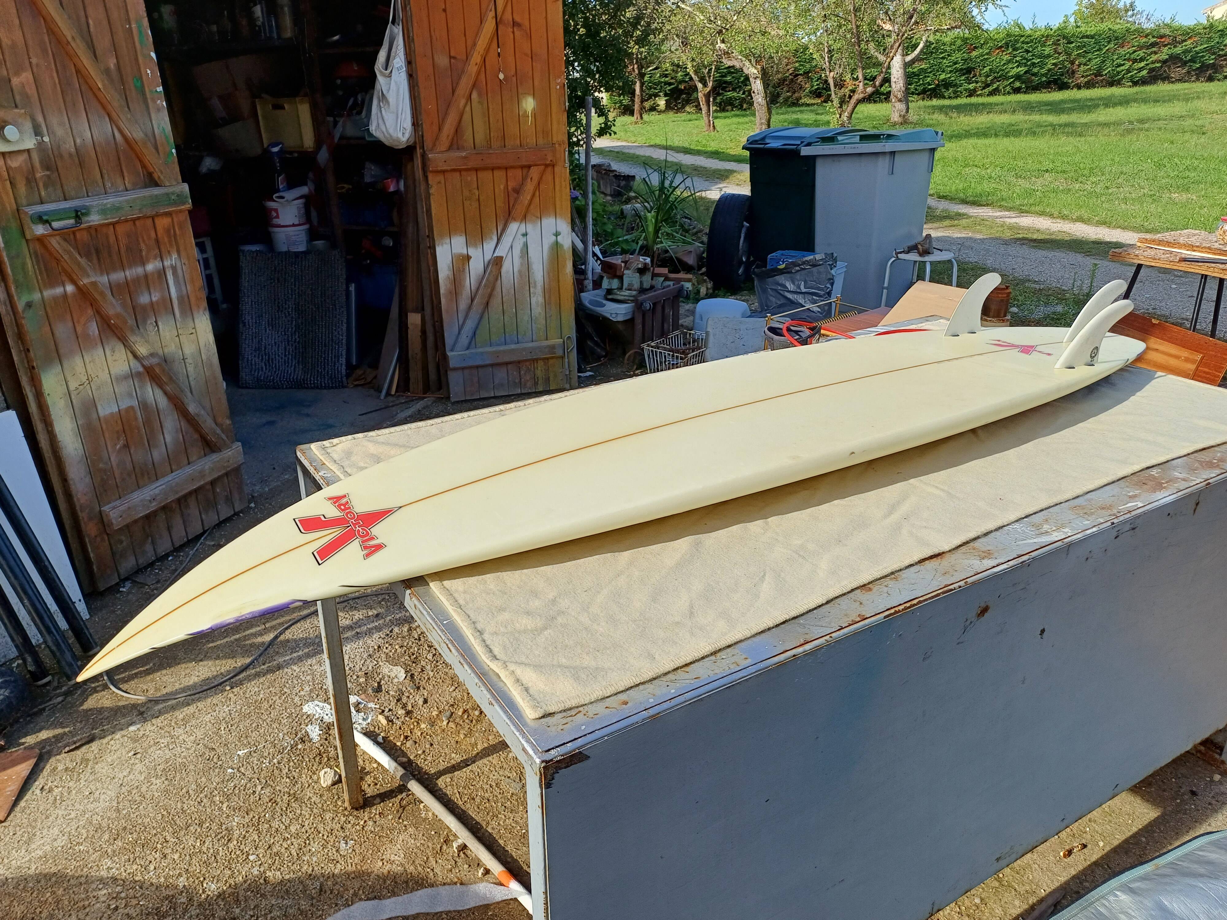 Victory 3 Fin Surfboard