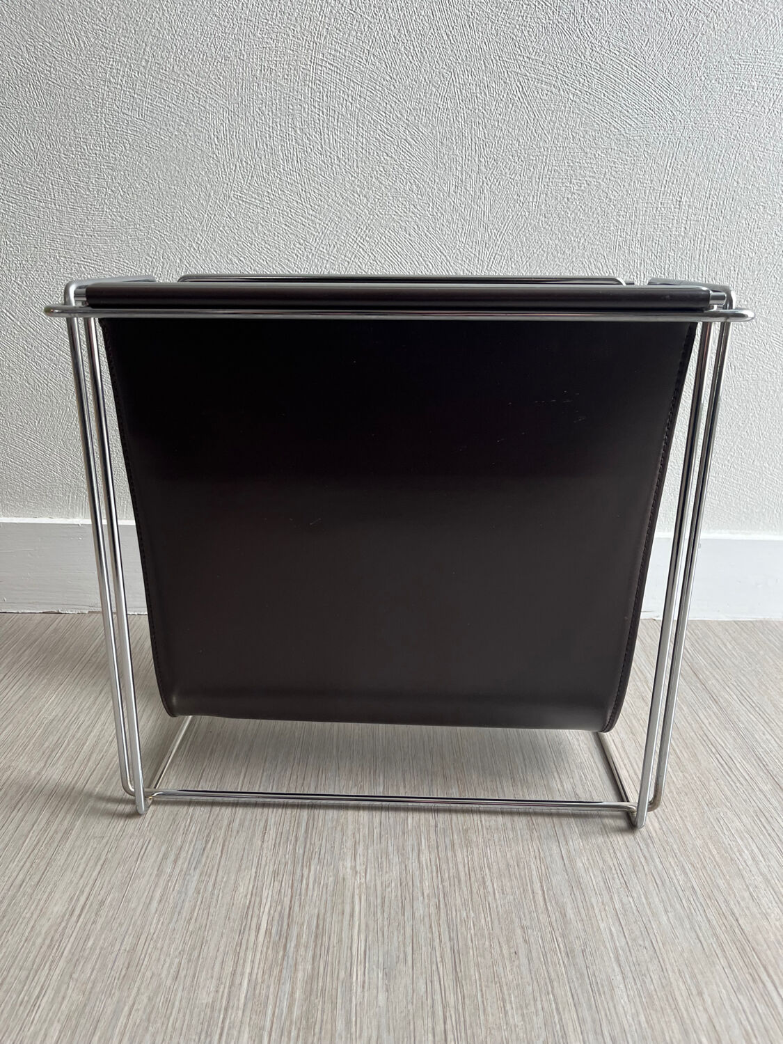 Vintage magazine rack Gérard Rignault published by Group S.A.