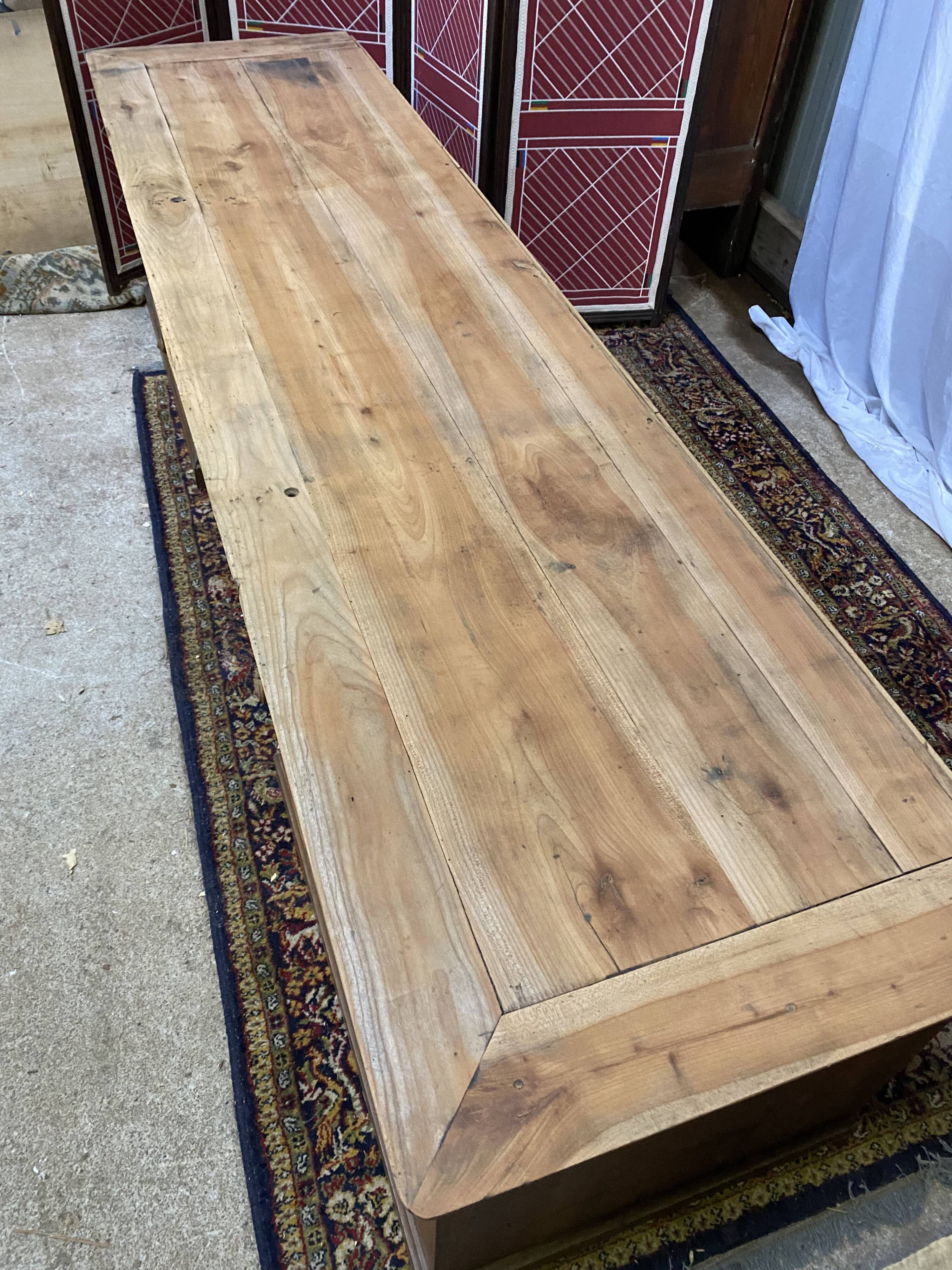 Entrance bench with storage