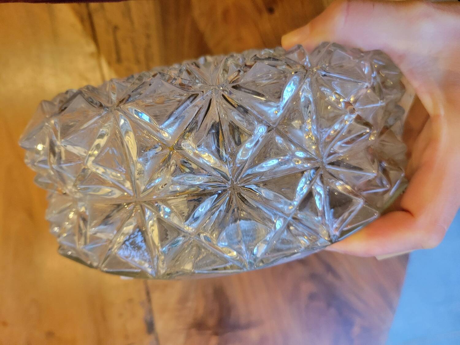 Diamond-pointed glass ceiling light