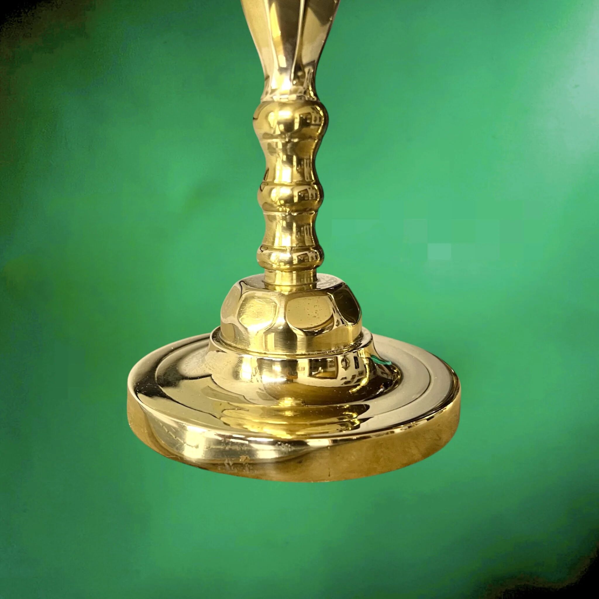 Pair of English polished brass candlesticks – vintage candle holders made in England – elegant classic decoration