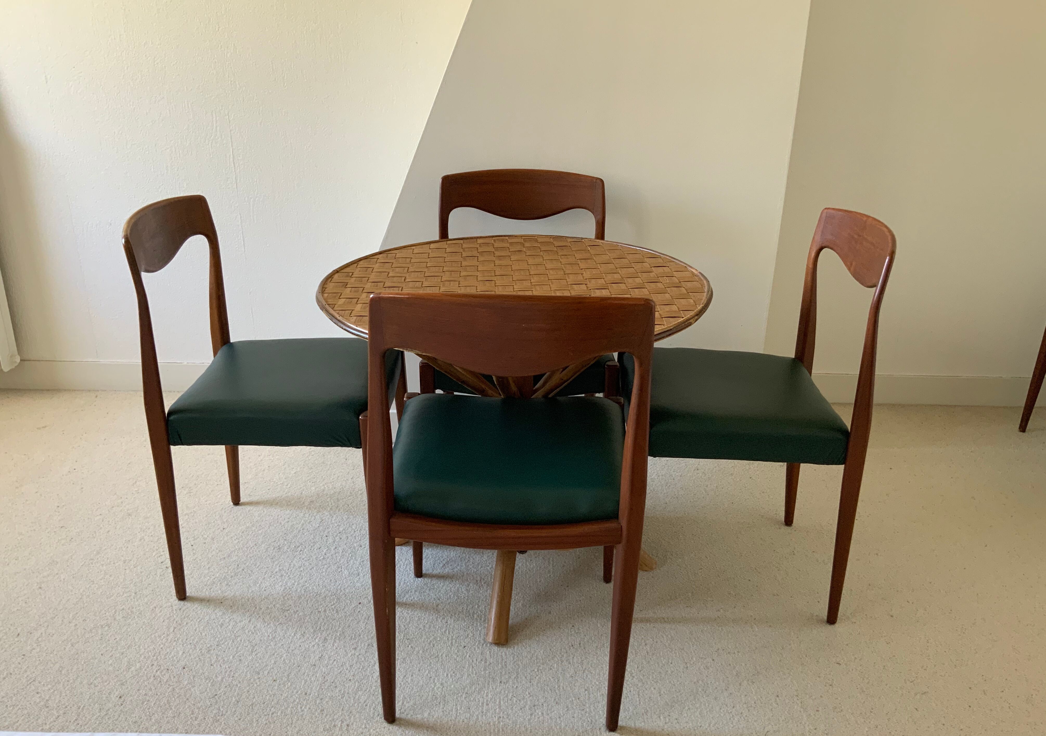 Niels Otto Møller chairs 71