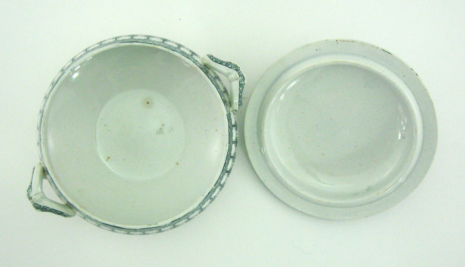 Iron Earth Soup - Blue Grey Persian Décor - Saint Amand and Hamage France Nord