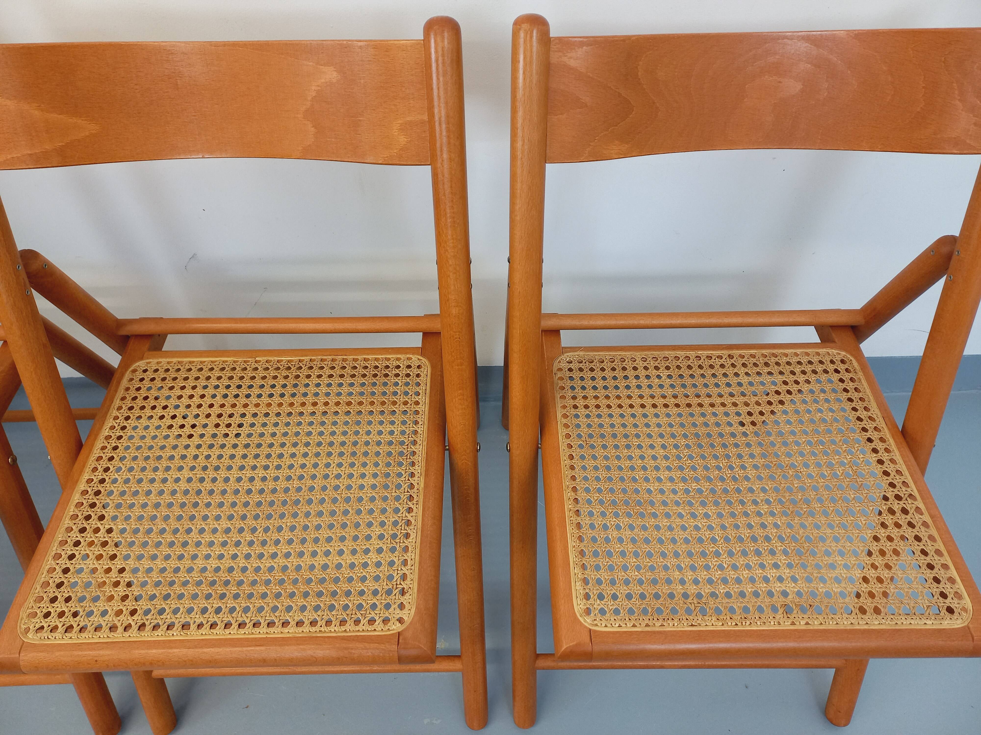 Set of 4 vintage folding chairs from Habitat made of beech wood and caning.