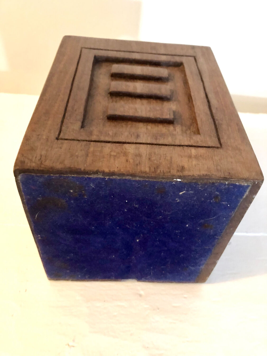 Brutalist folk art lamp base in teak from the 40s/50s.