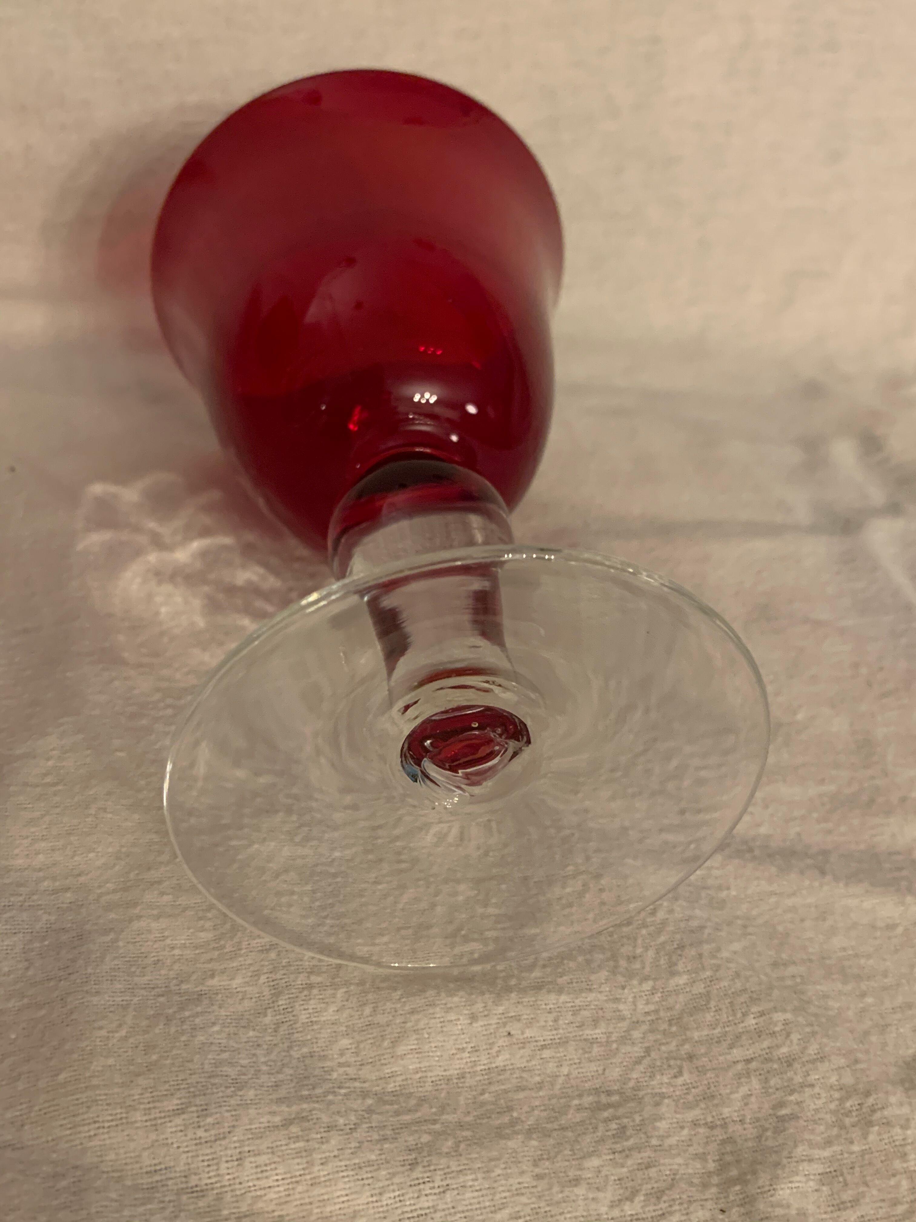 6 red bubbled puffed glasses on foot