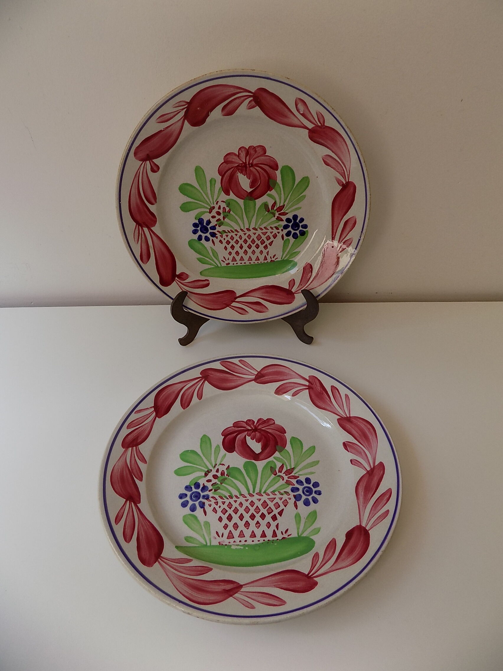 2 assiettes fleuris faïence Choisy le roi