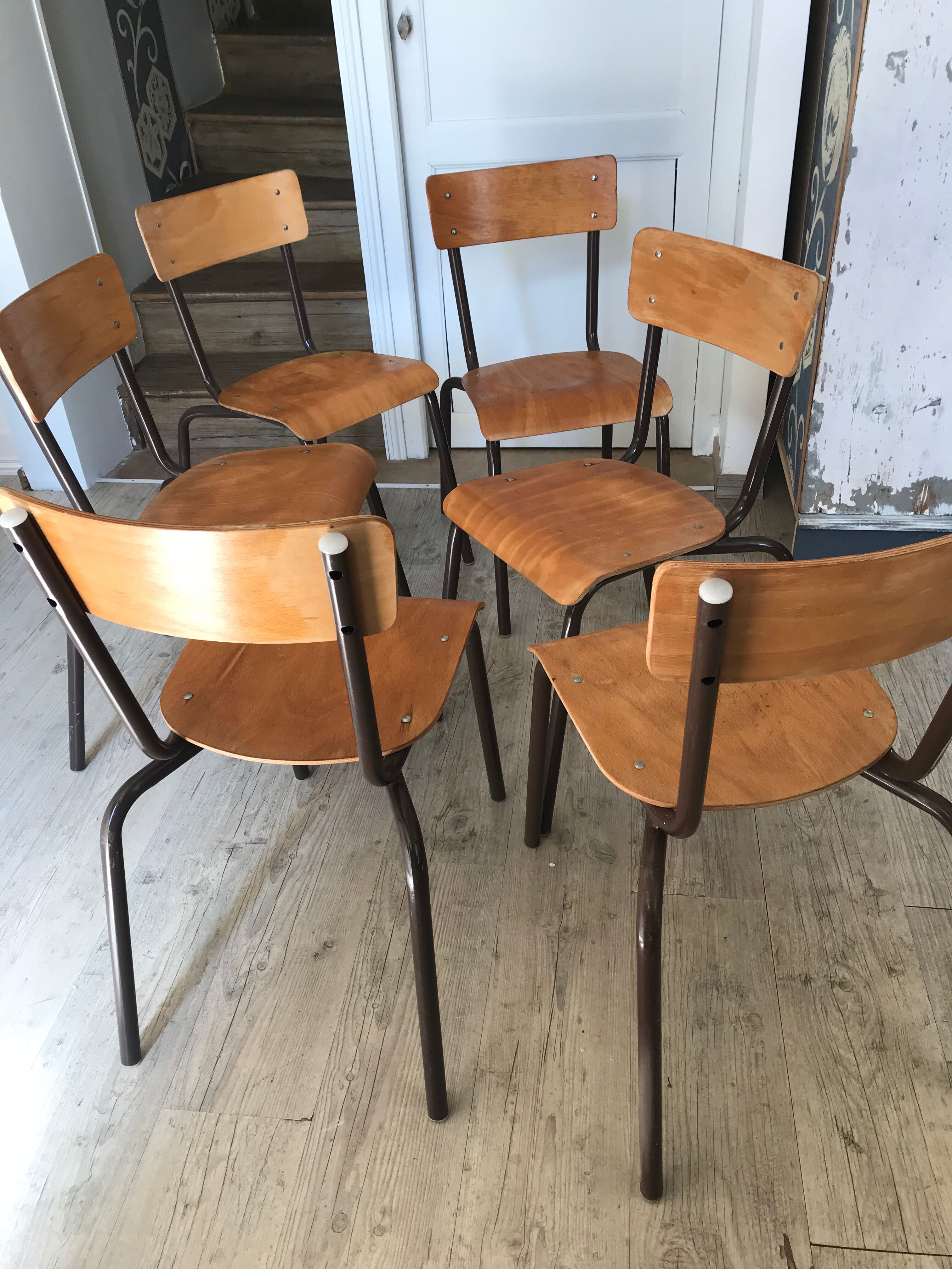 Lot of 6 vintage school chairs