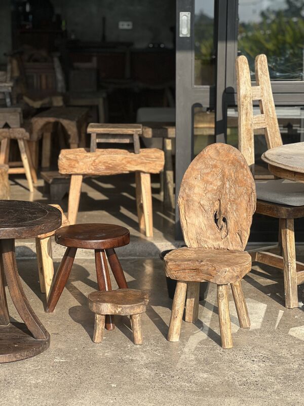 Mini tabouret bas en teck asiatique ancien upcyclé H15 D24
