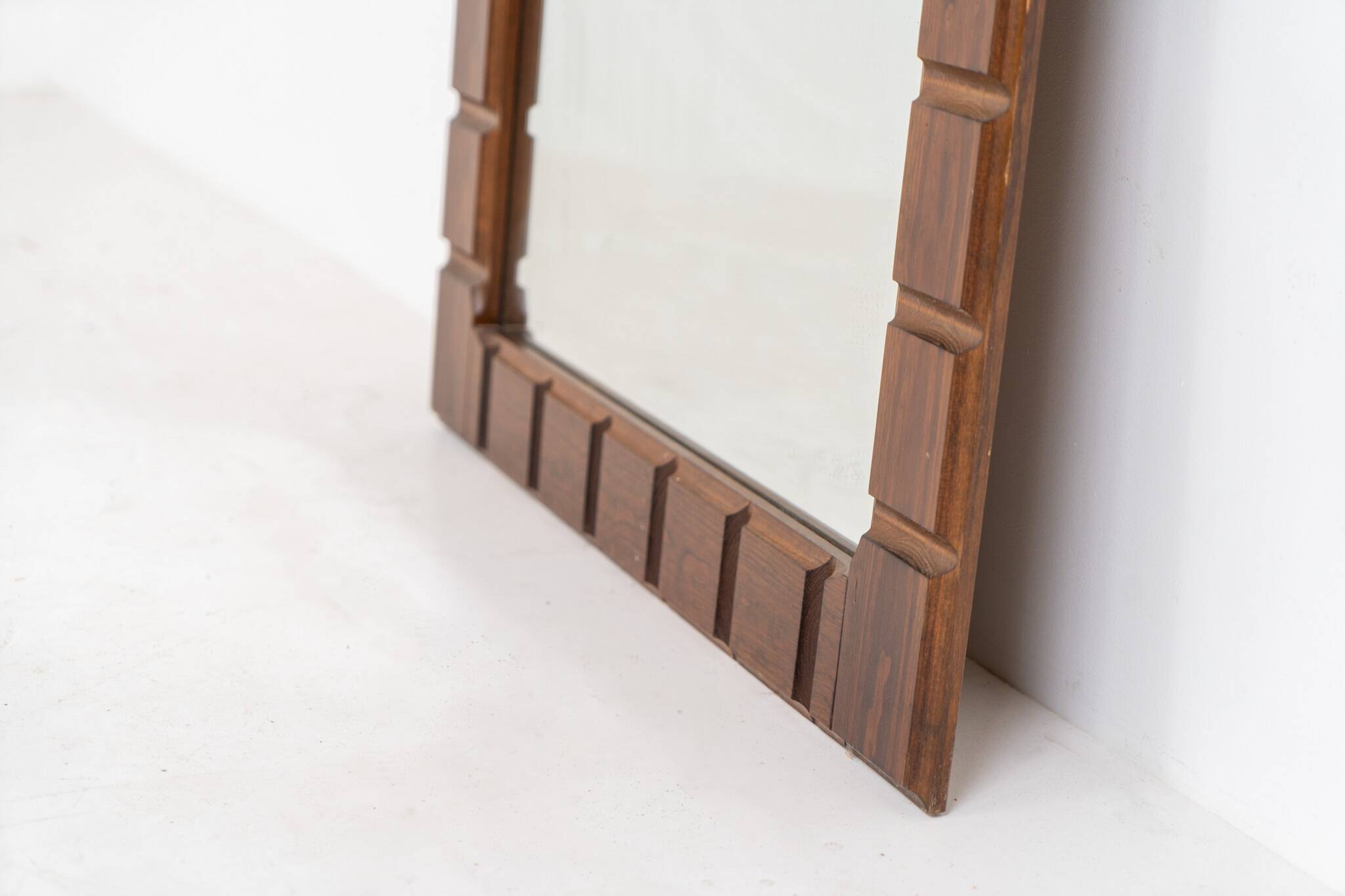 Miroir mural graphique sculptural