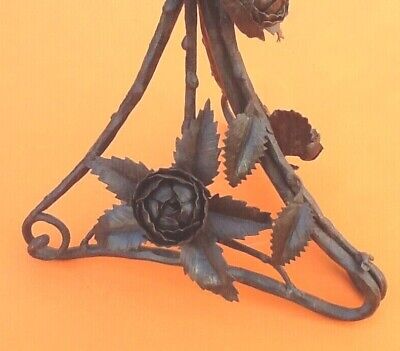 Art nouveau era wrought iron lamp tripod foot, decor foliage and roses