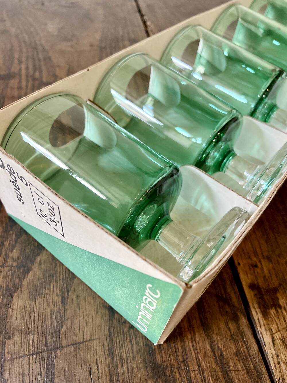 6 verres à pied Luminarc, modèle Suède n°5, calice vert