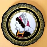 Pair of plates Henriot Quimper couple of Bretons