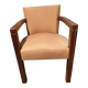 Fauteuil vintage avec structure et accoudoirs en bois
