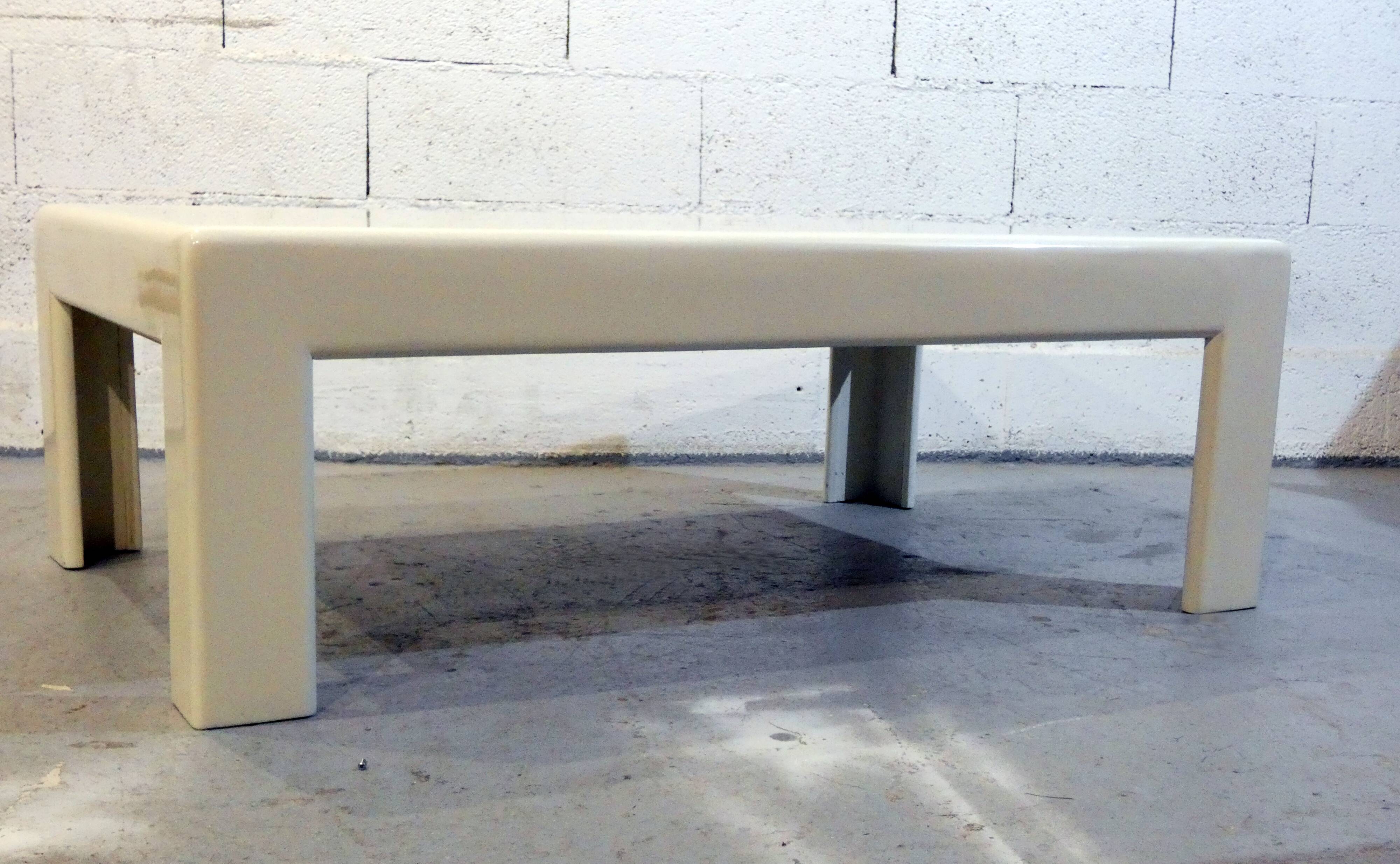 Laqué wooden coffee table