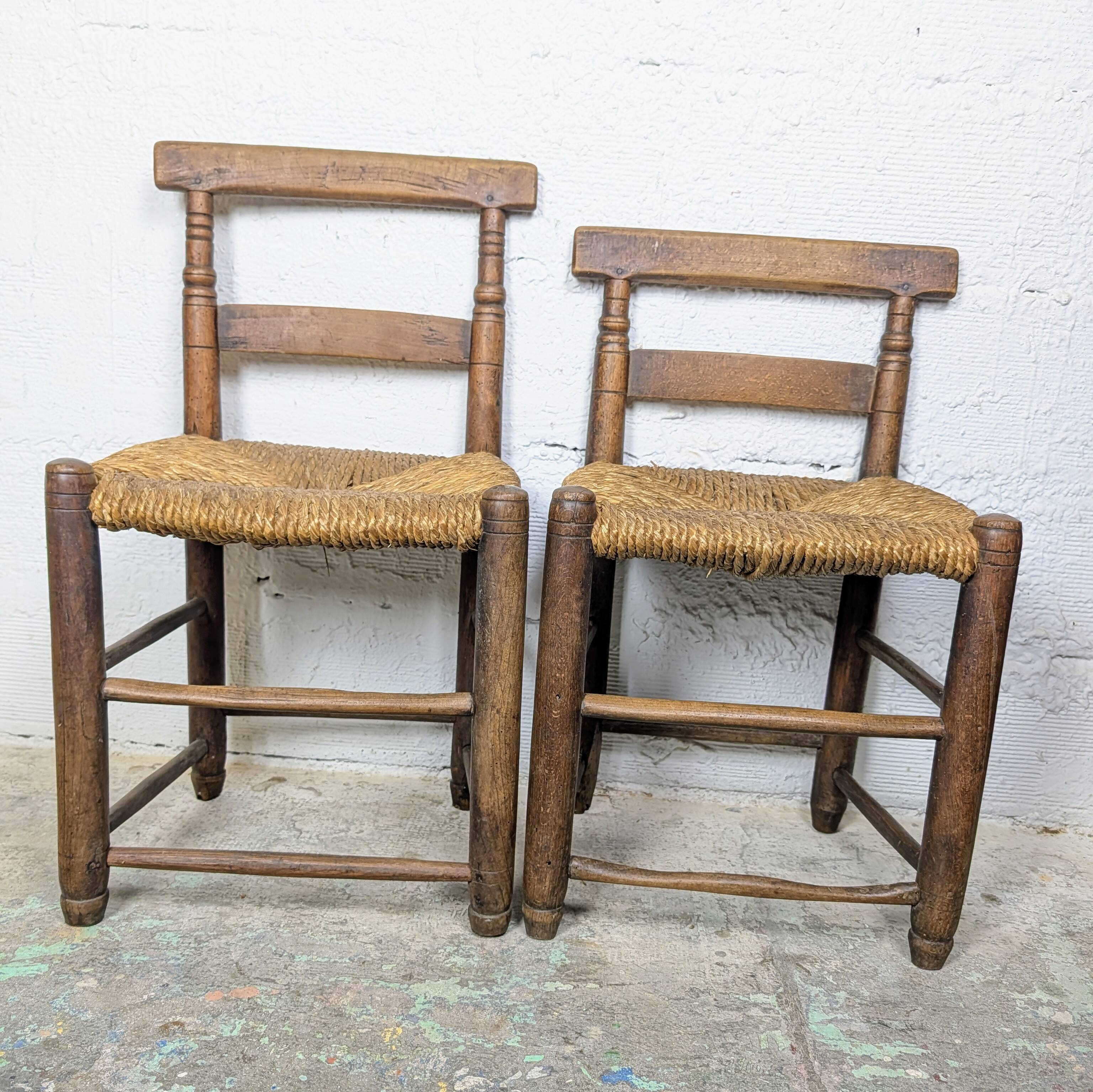 Pair of turned wooden farm chairs with straw - 19th century