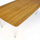 Dining table elliptical feet