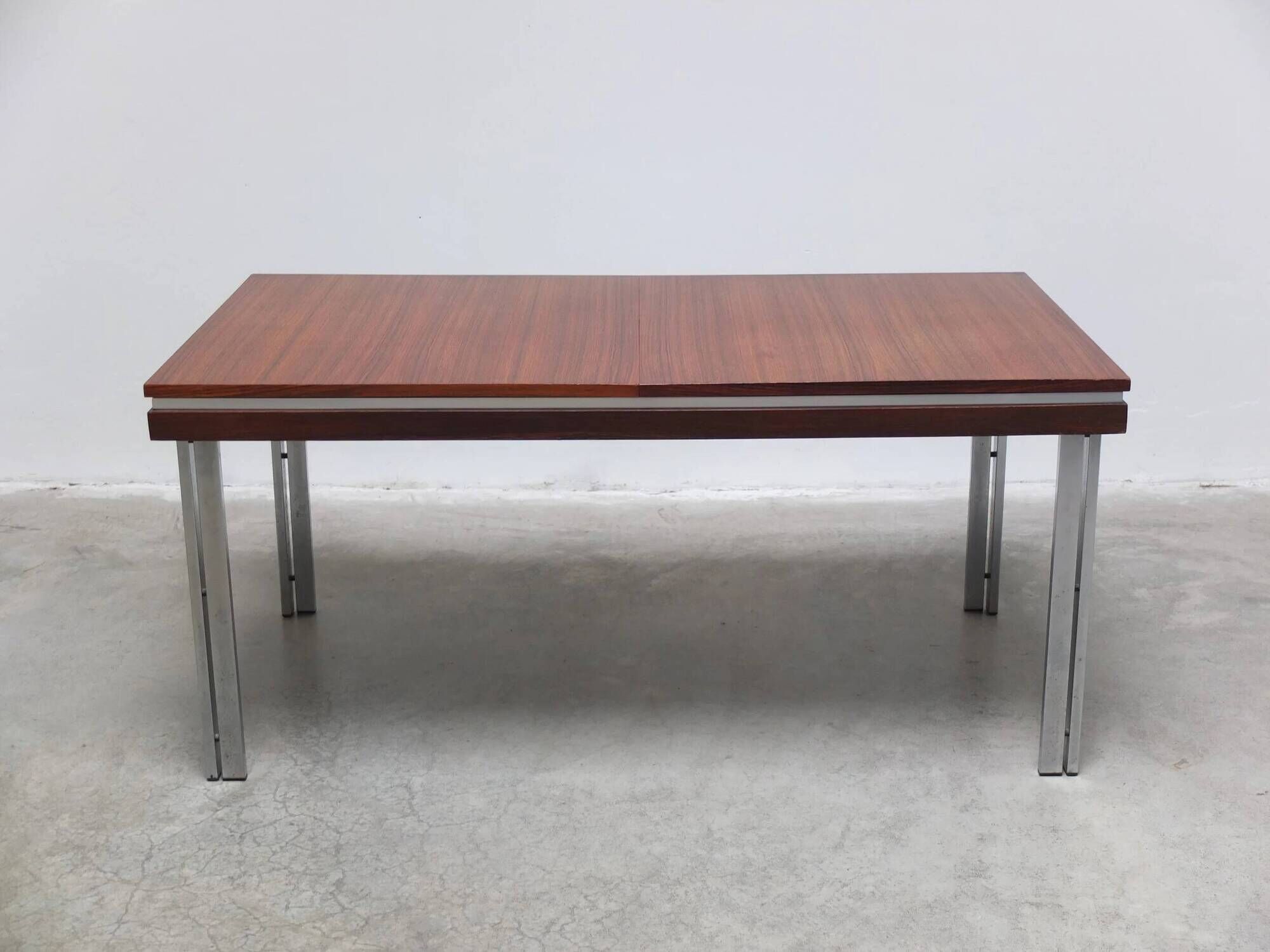 Table à manger extensible par Roger De Winter pour E.M.Y., années 1960.