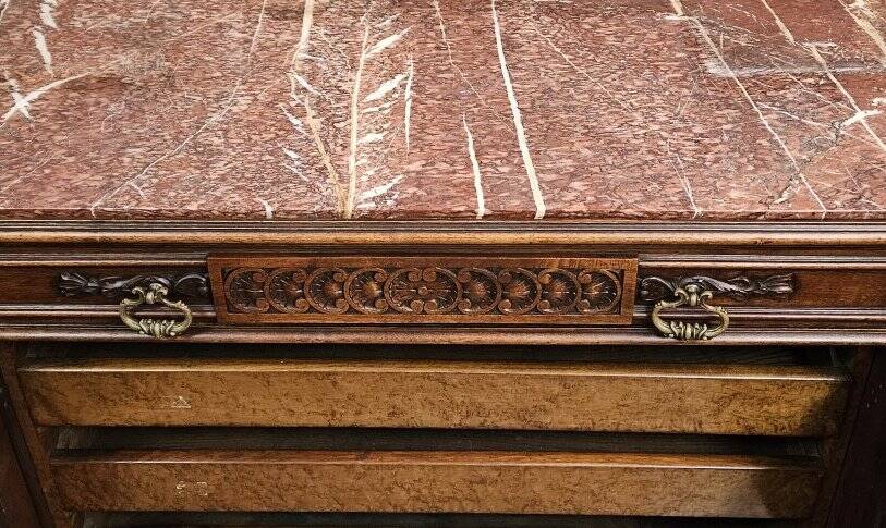 Carved wooden trouser cabinet – Twisted columns – Marble top