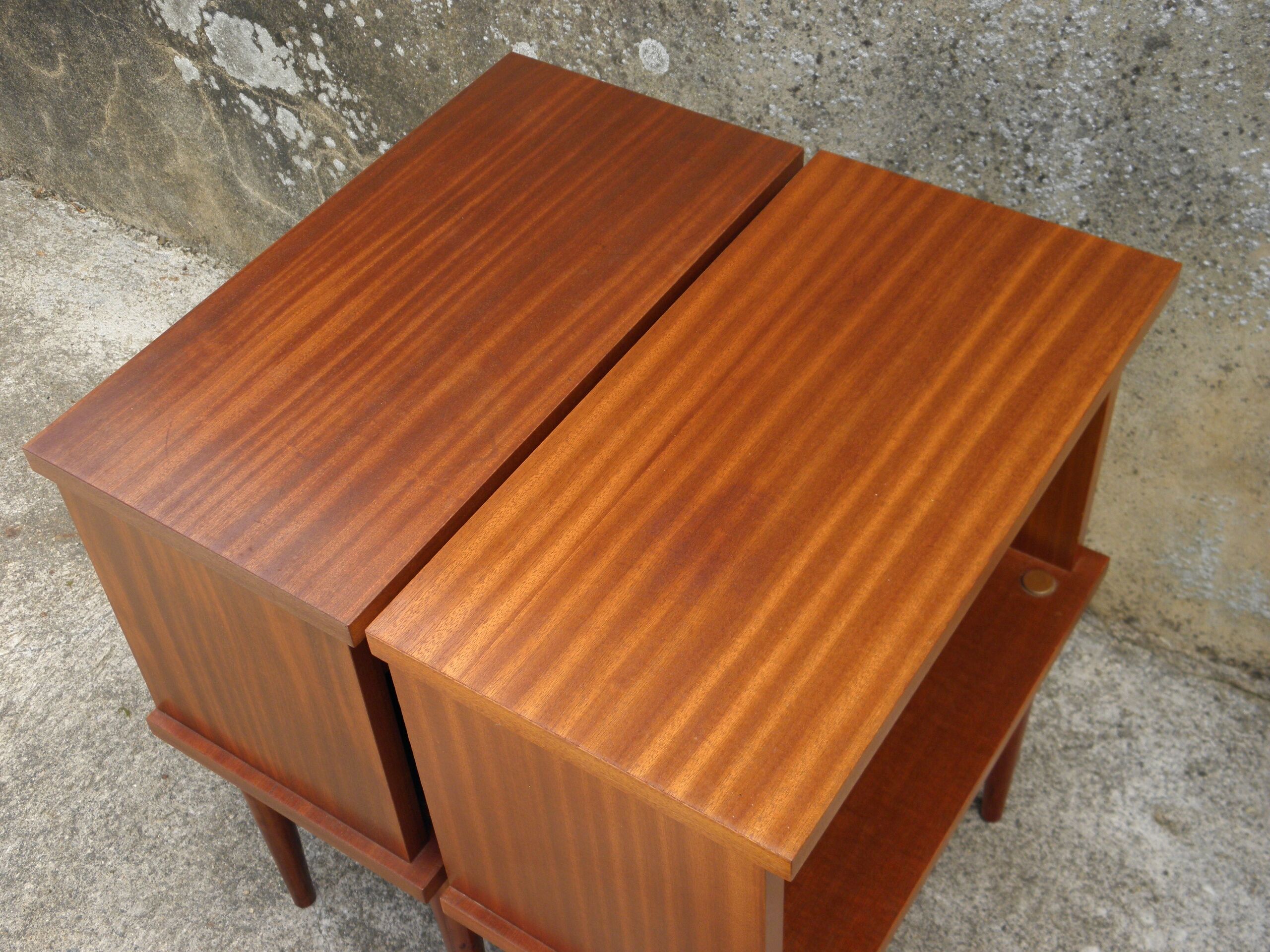 Pair of bedside tables feet spindles 70s